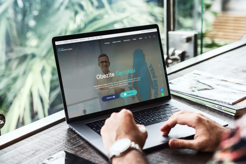 Dr Mustafa Coskun Mockup Laptop
